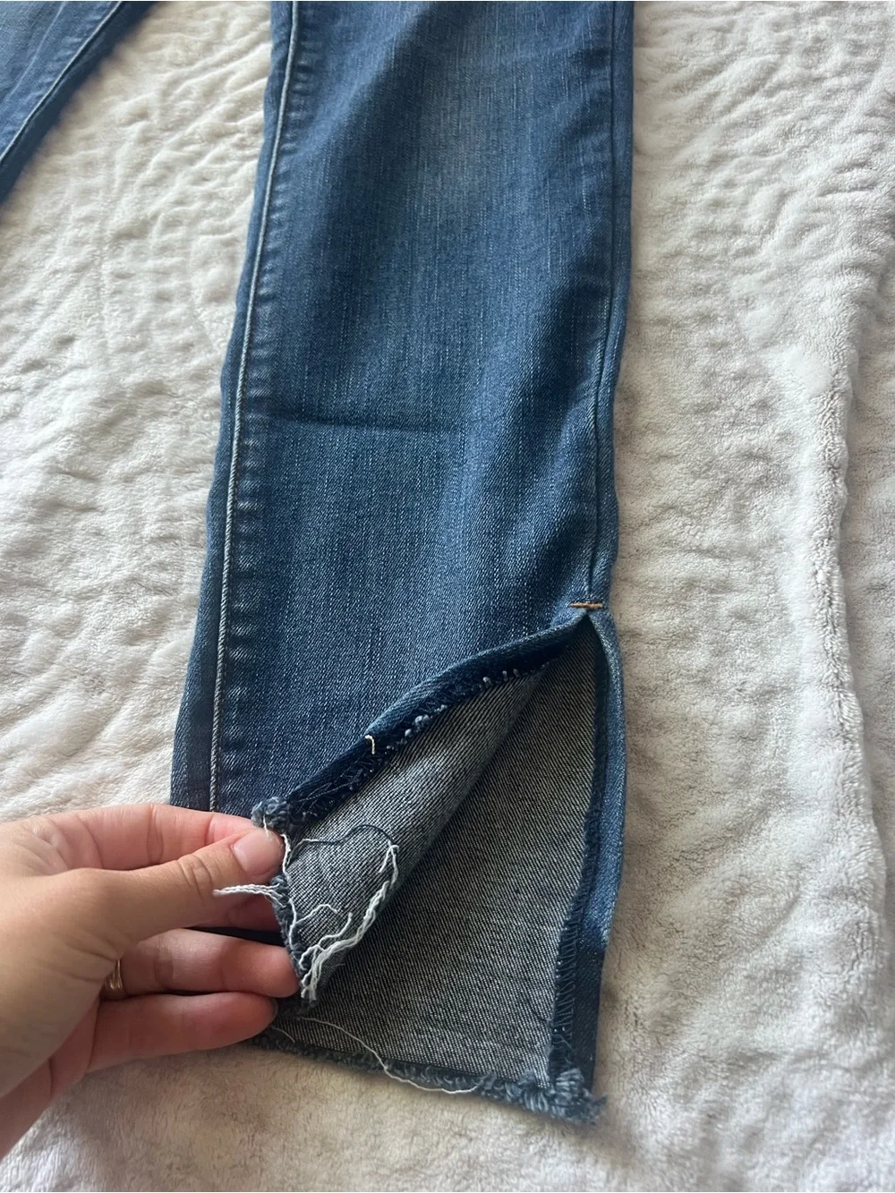 Judy Blue Skinny Fit Jeans Women’s 9/29 Medium Wash Raw Hem Side Slit